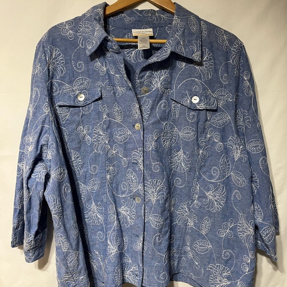 Alfred Dunner Tops - Alfred Dunner Denim Blue Paisley‎ Button-Down Shirt